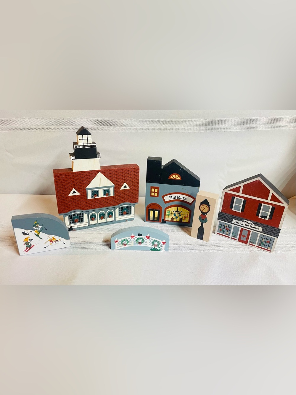 The Cat’s Meow Wooden Christmas Themed Village Buildings & Accessories ‘80 & ‘90